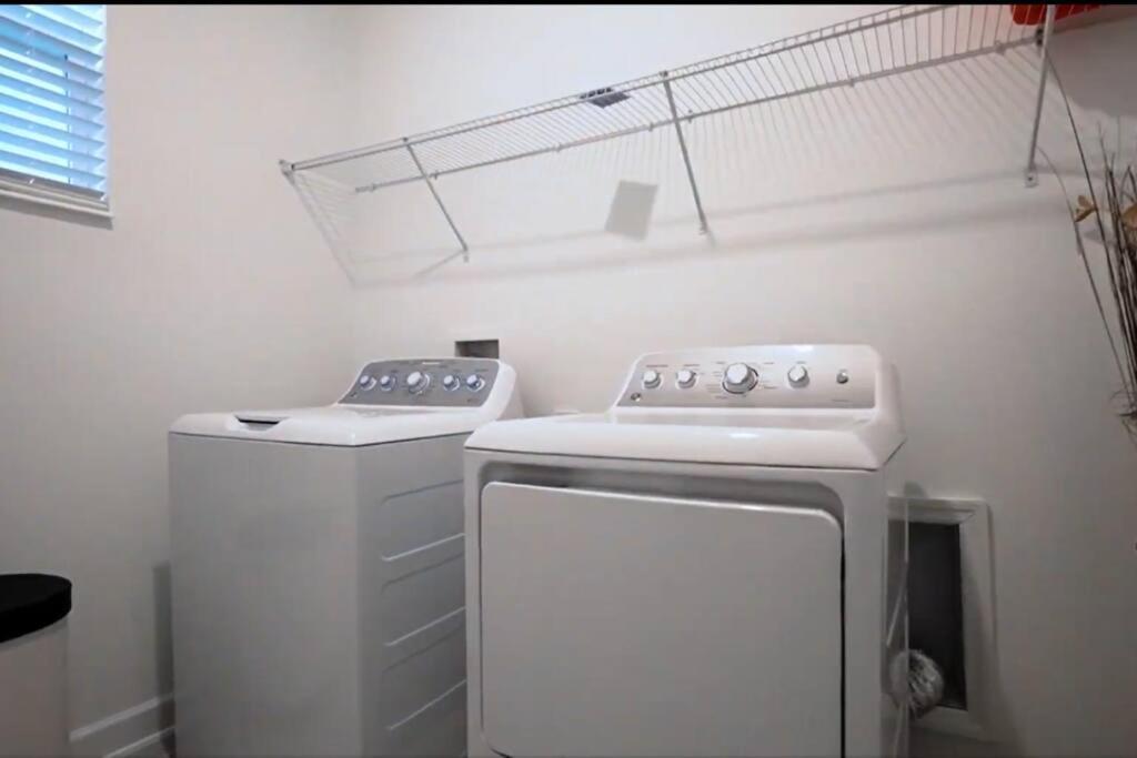 Close To Disney & Other Theme Parks,Private Heated Poolspa, Bbq & Game Rm Kissimmee Eksteriør billede